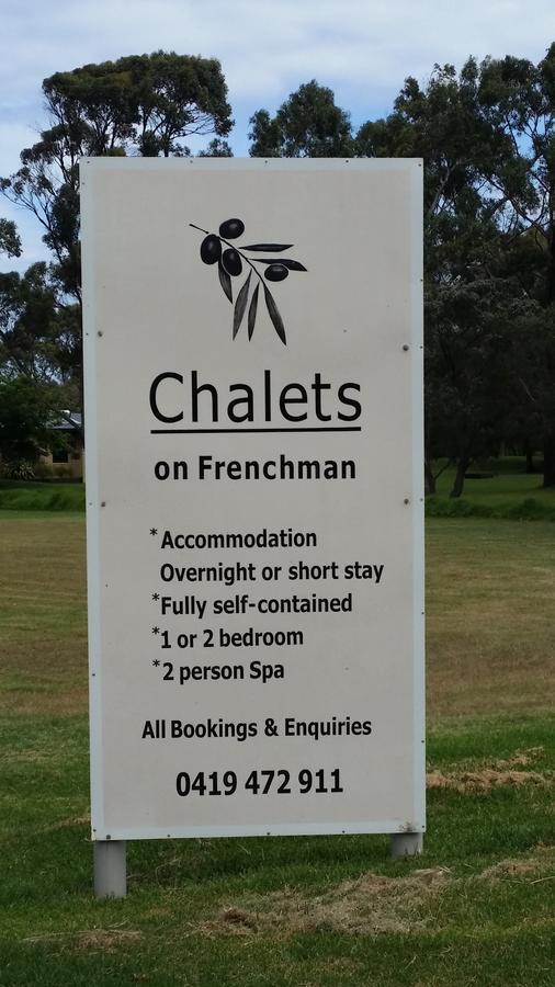 Chalets On Frenchman Albany Exterior foto